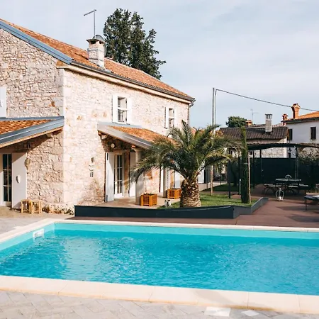 Rustic San Lorenzo With Pool In Umag Villa